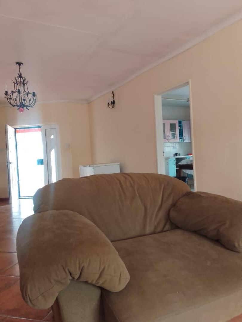 Sugar Shack Backpackers Botswana Bed and Breakfast Gaborone Exteriör bild